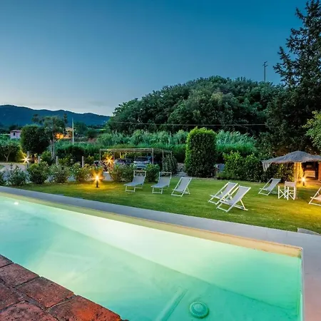 Villa Entire With Private Swimming Pool