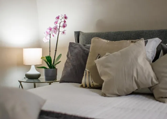 Entire With Private Swimming Pool Villa