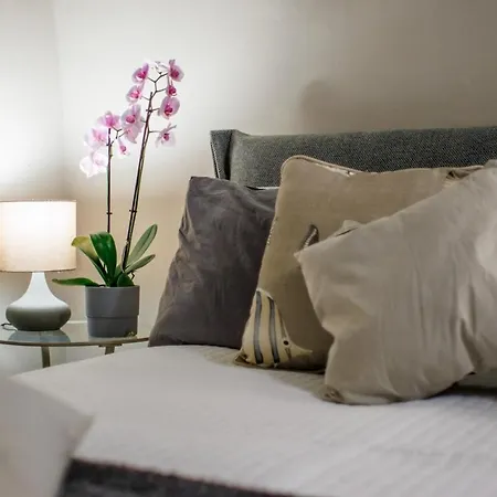 Entire With Private Swimming Pool Villa