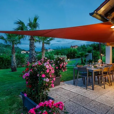 Villa Entire With Private Swimming Pool *