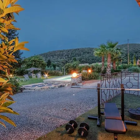 Entire With Private Swimming Pool Vila